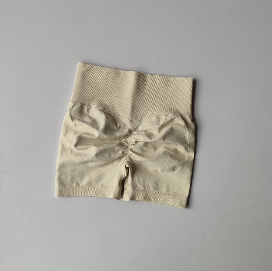 Shorts Feminino Cintura Alta e Aperto de Cintura