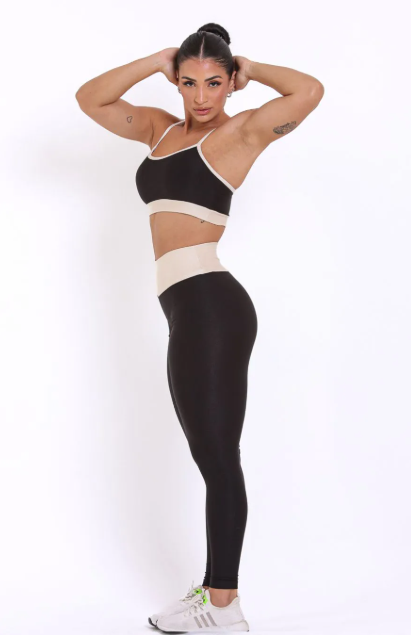 Conjunto Bicolor Canelado de Compressão Preto com Off