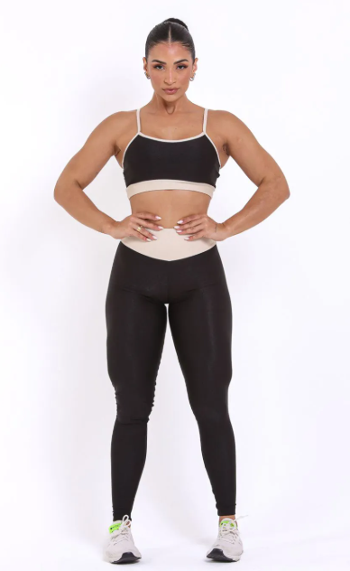 Conjunto Bicolor Canelado de Compressão Preto com Off